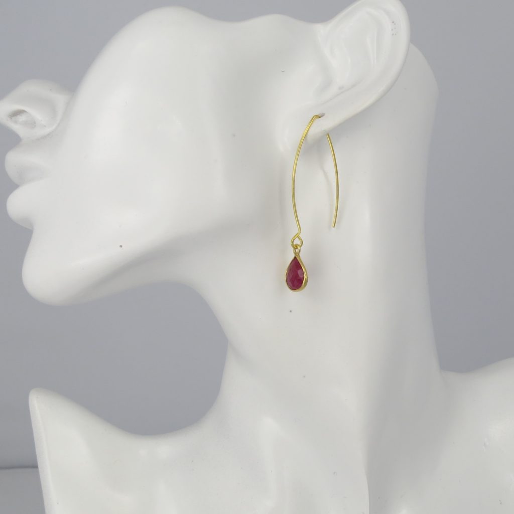 La Lacey 103 - Ruby Earrings Hook model