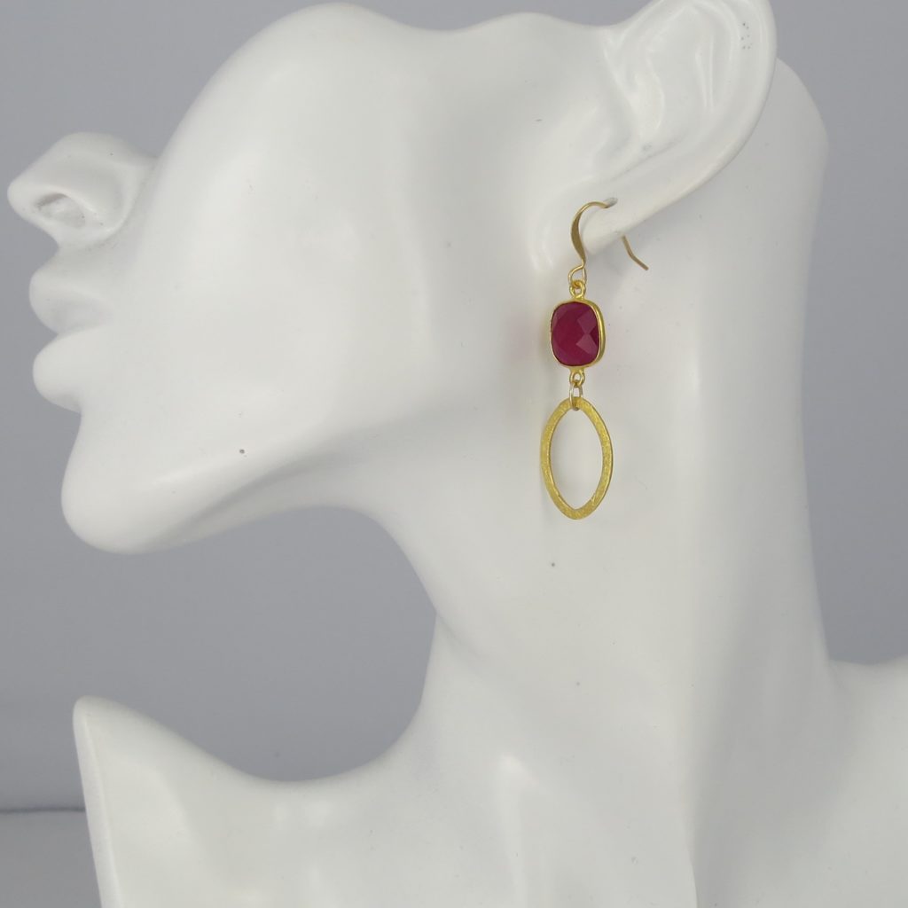 La Lacey 104 - Ruby Earrings Oval model