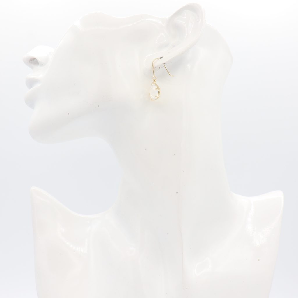 Callysta's Findings - Earrings Milky White model