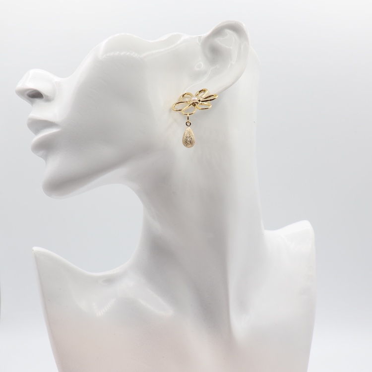 Callysta's Findings - Earrings Flower Drops model