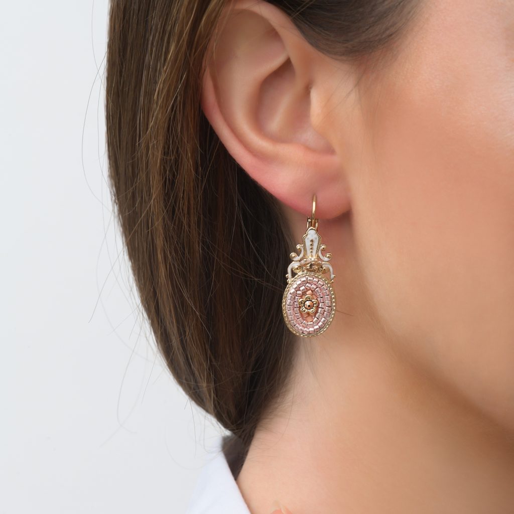 Satellite Paris - Earrings Rivage Light Pink model