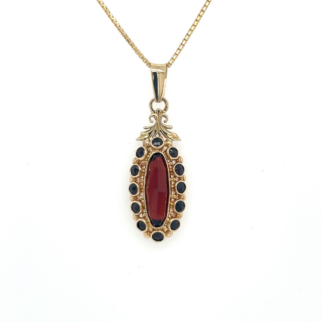 Vintage Jewelry – 14KT Gold - Pendant All Garnets