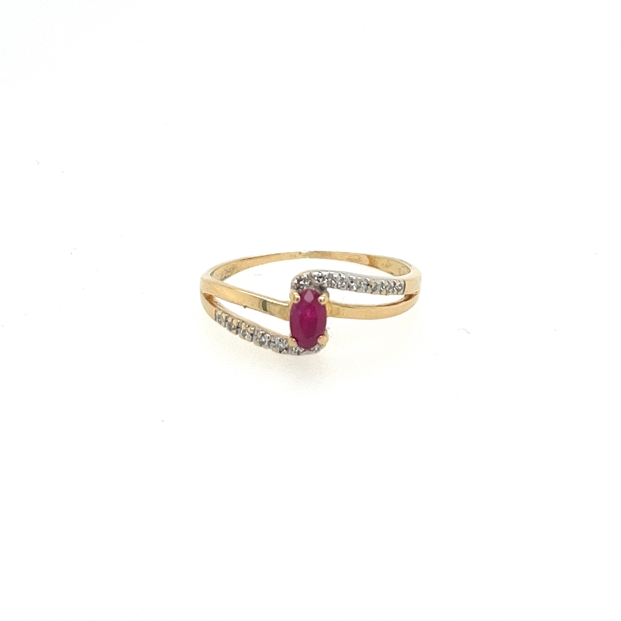 Vintage Jewelry – 18KT Gold - Ring Ruby and Diamond