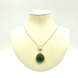 14 karaats gouden collier met groene toermalijn 45 cm.