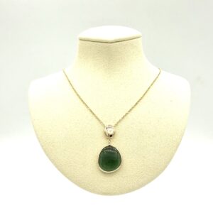 14 karaats gouden collier met groene toermalijn 45 cm.