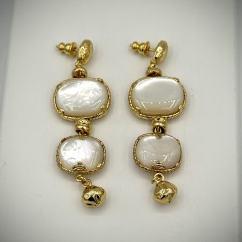 Gas Bijoux - Silene oorbellen - Witte parelmoer