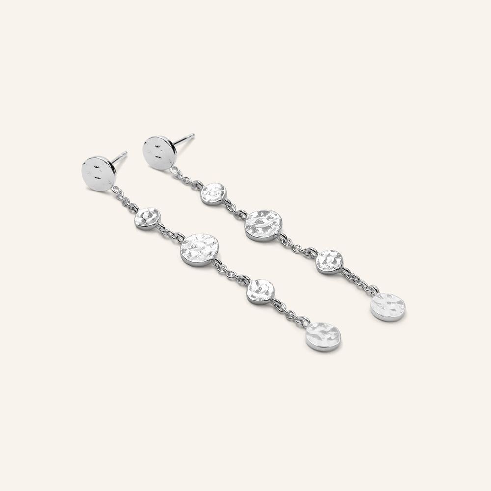 Oorbellen met stippen minimalistische druppel oorbellen met stippen zilver gehamerd